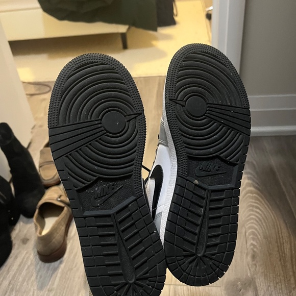 Air Jordan 1 Low Light Smoke Grey Sneakers - Picture 3 of 3